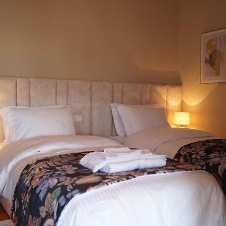 Daphne Luxury Apartment Kastoria Bagian luar foto