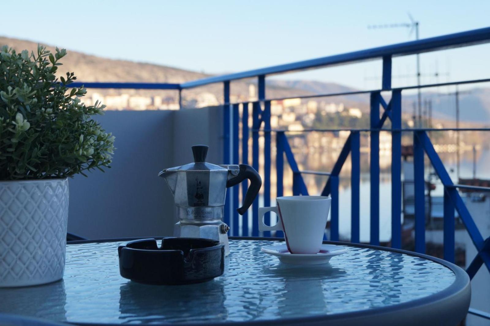 Daphne Luxury Apartment Kastoria Bagian luar foto