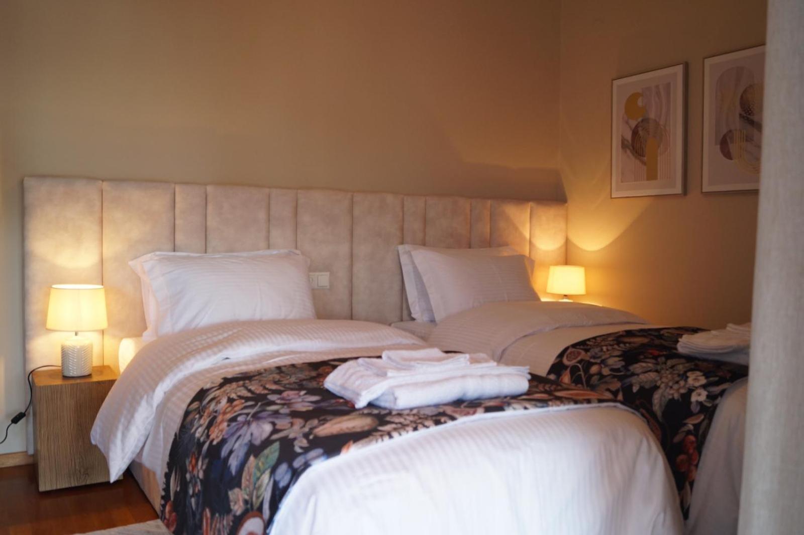 Daphne Luxury Apartment Kastoria Bagian luar foto