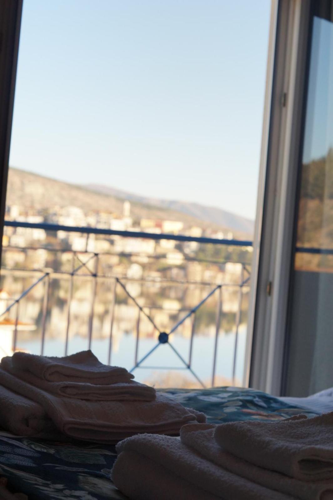 Daphne Luxury Apartment Kastoria Bagian luar foto