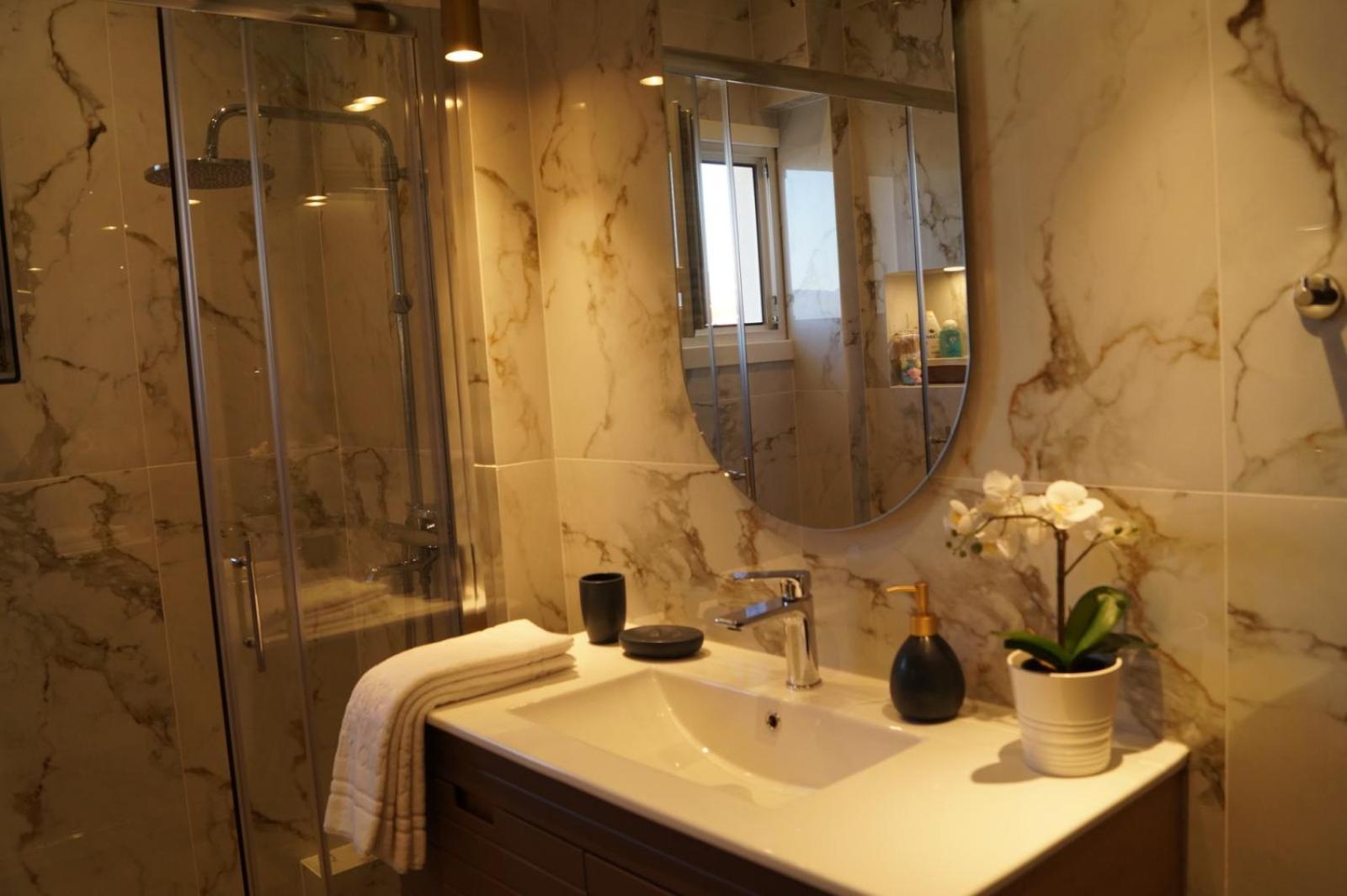 Daphne Luxury Apartment Kastoria Bagian luar foto