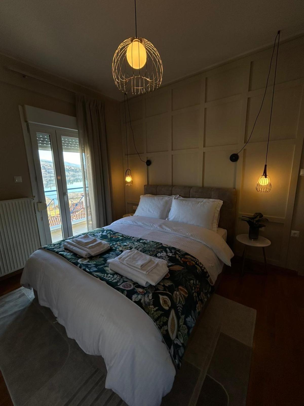 Daphne Luxury Apartment Kastoria Bagian luar foto